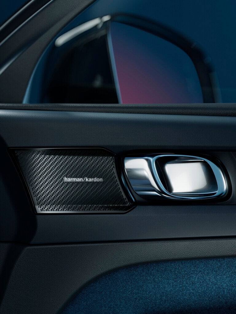 Volvo EC40 Harman-Kardon