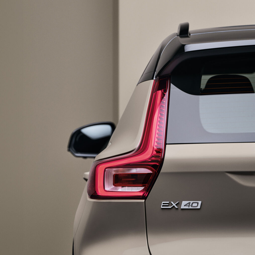 Volvo EX40 takavalo