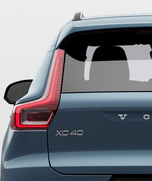 Volvo XC40 takavalo