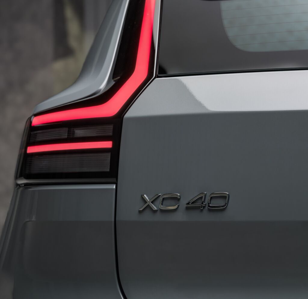 Volvo XC40 takavalo