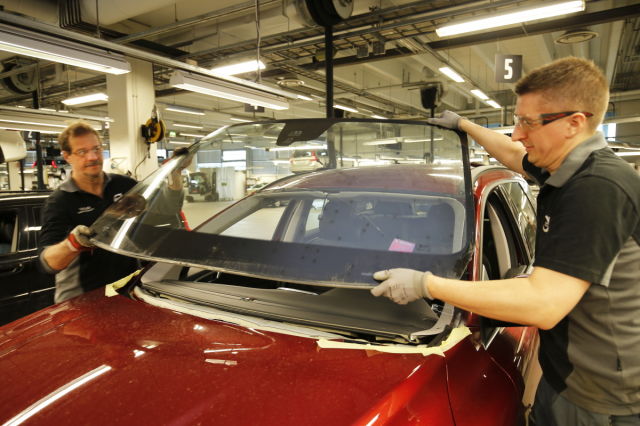 Tuulilasin vaihto ja korjaus