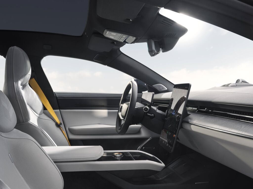 Polestar 5 etupenkit