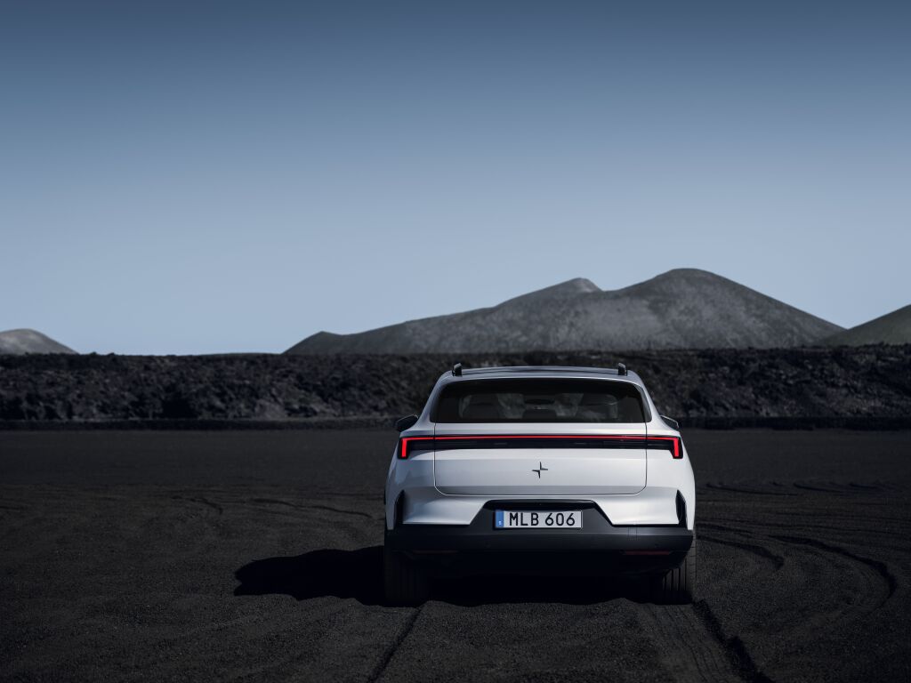 Polestar 4 SUV takaa